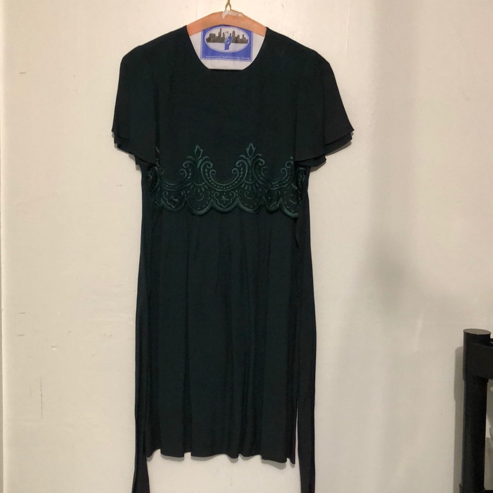 Short sleeve evergreen dress size 10